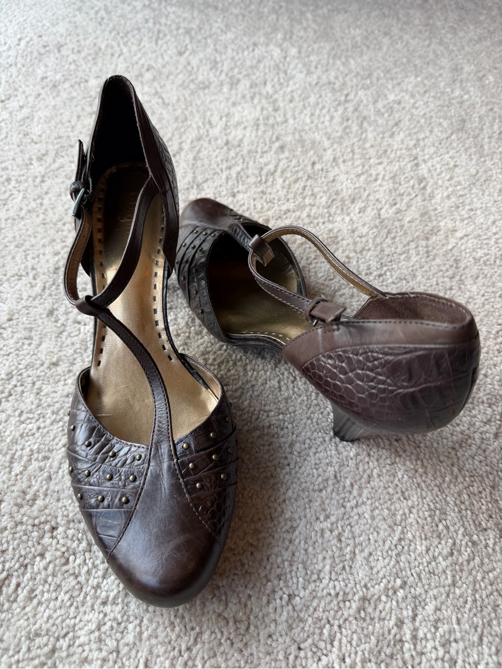 Vintage Brown Leather Studded T-Strap Heeled Pumps